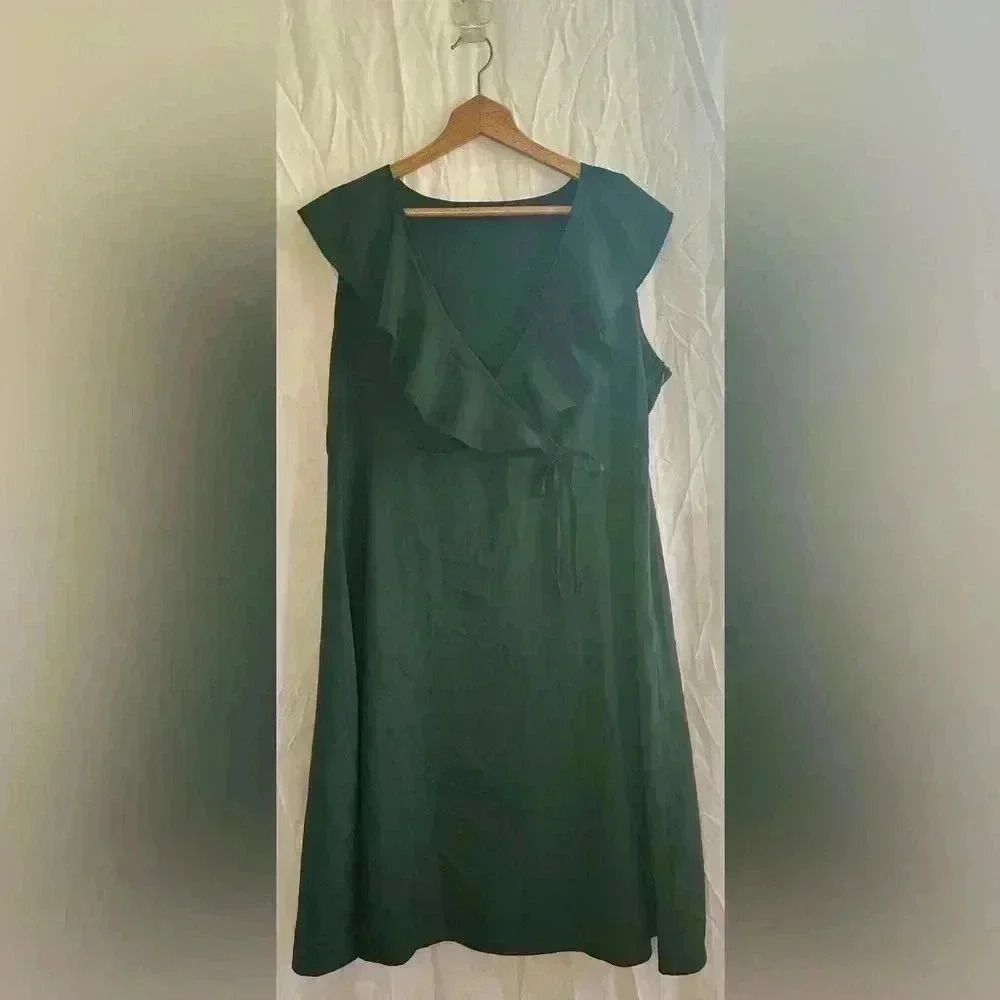 SHEIN Curve Green V-neck Sleeveless Size  OXL Dress